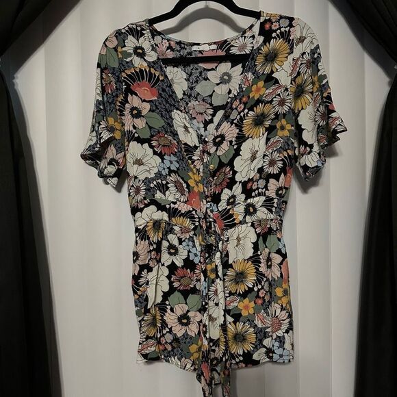 O'Neill Pants - O’Neill floral romper , vneck, button up